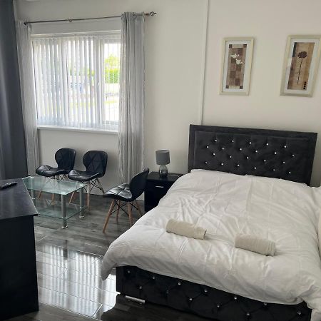 Zams Rooms Stoke-on-Trent Екстериор снимка