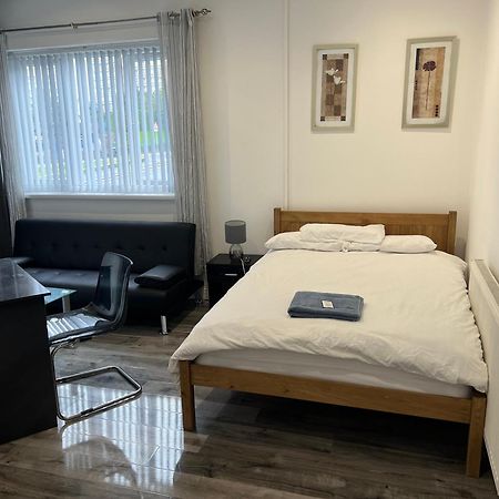 Zams Rooms Stoke-on-Trent Екстериор снимка